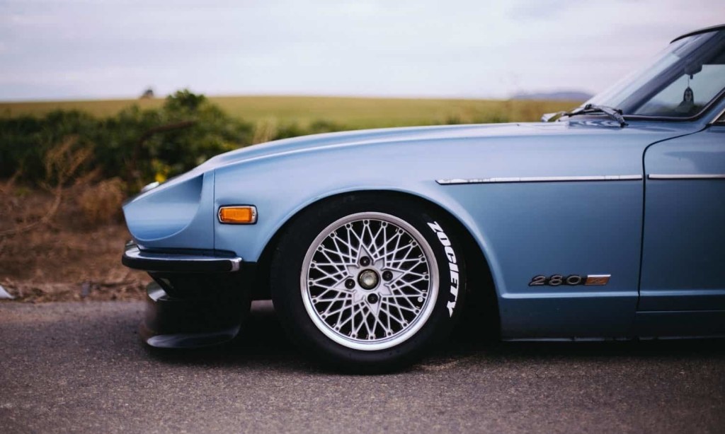 Custom Tire Lettering
